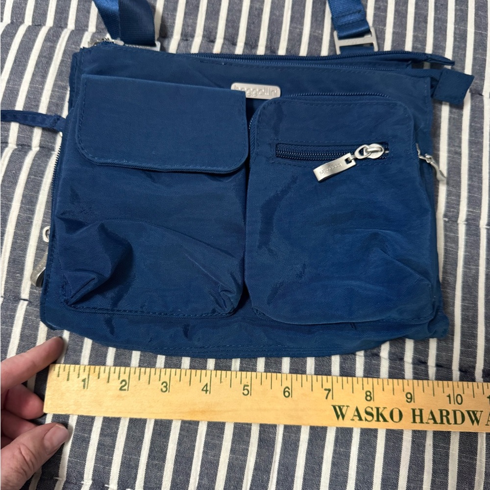 Baggallini cross body, blue
